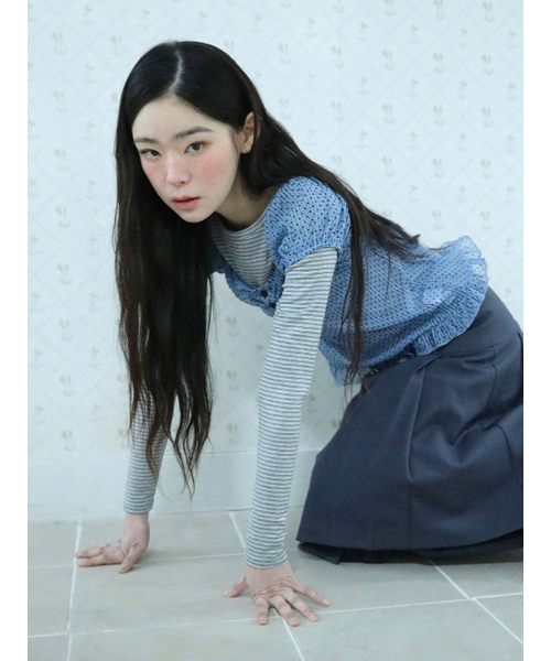 UGLY SHADOW(アグリーシャドウ)の「DOT SHIRRING BLOUSE(BLUE)(Tシャツ/カットソー・レディース・その他・FREE)」の2枚目の写真