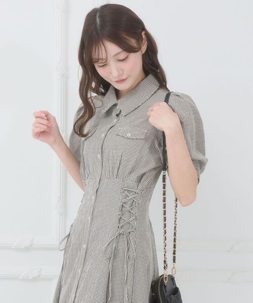 MAJESTIC LEGON（マジェスティックレゴン）の「サイドレースアップシャツワンピース（シャツワンピース・レディース・ブラック/ブラック系その他/ブラック系その他2・LARGE/X-SMALL/MEDIUM/SMALL）」の2枚目の写真