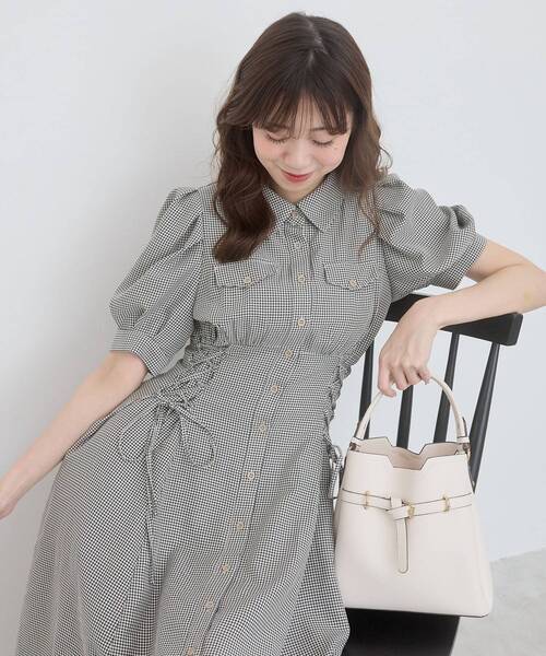 MAJESTIC LEGON(マジェスティックレゴン)の「サイドレースアップシャツワンピース(シャツワンピース・レディース・ブラック/ブラック系その他/ブラック系その他2/ホワイト系その他/ホワイト系その他2・LARGE/X-SMALL/MEDIUM/SMALL)」の6枚目の写真