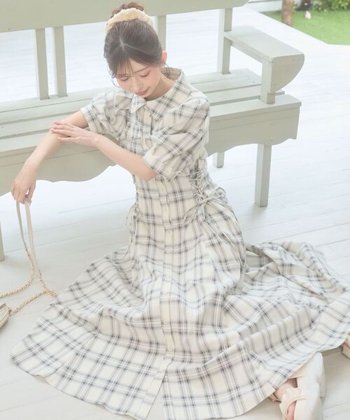 MAJESTIC LEGON(マジェスティックレゴン)の「サイドレースアップシャツワンピース(シャツワンピース・レディース・ブラック/ブラック系その他/ブラック系その他2/ホワイト系その他/ホワイト系その他2・LARGE/X-SMALL/MEDIUM/SMALL)」の7枚目の写真