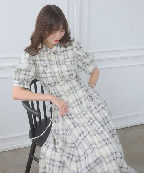 MAJESTIC LEGON(マジェスティックレゴン)の「サイドレースアップシャツワンピース(シャツワンピース・レディース・ブラック/ブラック系その他/ブラック系その他2/ホワイト系その他/ホワイト系その他2・LARGE/X-SMALL/MEDIUM/SMALL)」の9枚目の写真