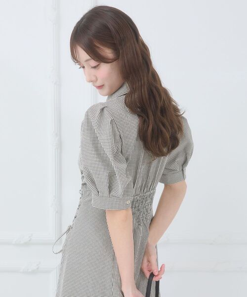 MAJESTIC LEGON(マジェスティックレゴン)の「サイドレースアップシャツワンピース(シャツワンピース・レディース・ブラック/ブラック系その他/ブラック系その他2/ホワイト系その他/ホワイト系その他2・LARGE/X-SMALL/MEDIUM/SMALL)」の20枚目の写真