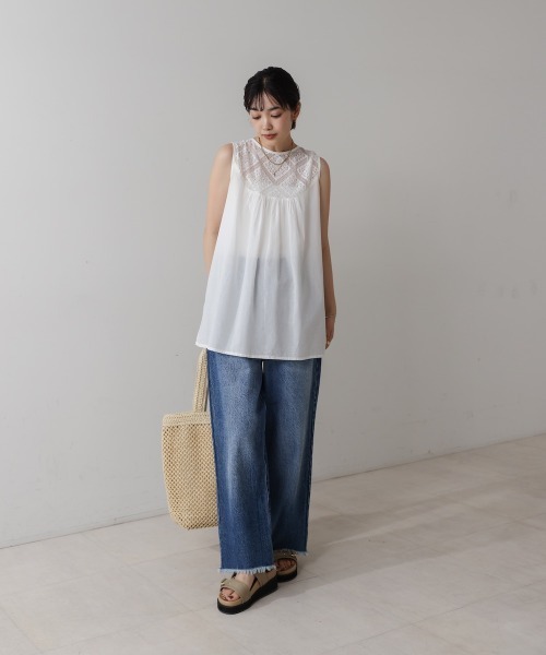 Bou Jeloud(ブージュルード)の「キャンブリックレース切替ノースリーブ(Tシャツ/カットソー・レディース・オフホワイト/ブラック/ブラウン・FREE)」の8枚目の写真