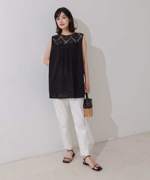 Bou Jeloud(ブージュルード)の「キャンブリックレース切替ノースリーブ(Tシャツ/カットソー・レディース・オフホワイト/ブラック/ブラウン・FREE)」の4枚目の写真