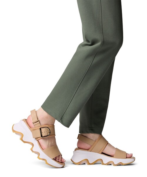 SOREL（ソレル）の「SOREL/ キネティックインパクト ウェッジ /ソレル（サンダル・レディース・オレンジ/ベージュ/ブラック・26.0cm/22.5cm/24.5cm/25.5cm/23.5cm/25.0cm/24.0cm/23.0cm）」の2枚目の写真