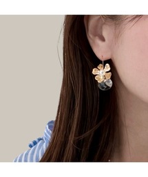 【Agaro】No.508 アシンメトリー クリアドロップフラワーピアス(MA)