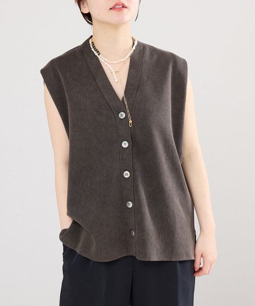 IENAカラーレス2ボタンベスト IENA（イエナ）の「カラーレス2ボタンベスト（ベスト）」 - WEAR