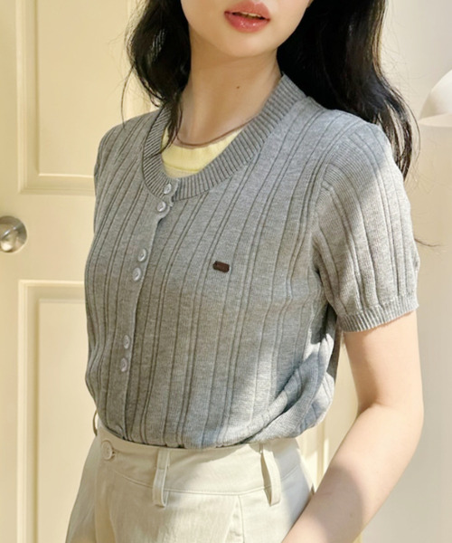 Ada.(エイダ)の「リブ編み レイヤード クルーネック フロントボタン 半袖 ニット(ニット/セーター・レディース・ブルー/グレー/ネイビー・FREE)」の16枚目の写真