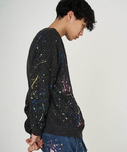 DISCOVERED（ディスカバード）の「CABLE PAINT KNIT（ニット/セーター・メンズ・ブラック/ベージュ・1/3）」の3枚目の写真