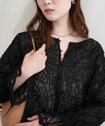 コード刺繍レースブラウス