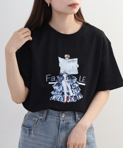 EGLANTINE(エグランティーヌ)の「EGLANTINE ビジュー付きイラストプリント半袖Tシャツ(Tシャツ/カットソー・レディース・ブラック/オフホワイト・38)」の1枚目の写真