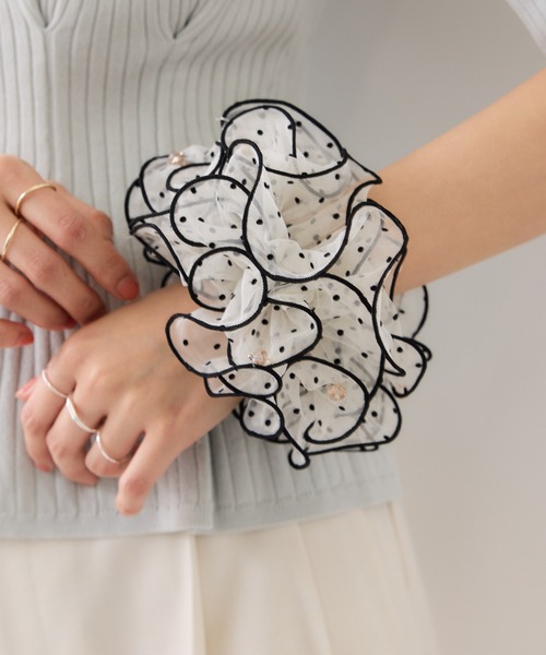 VIS（ビス）の「シアードットボリュームシュシュ（シュシュ・レディース・ホワイト/ブラック・FREE）」の4枚目の写真