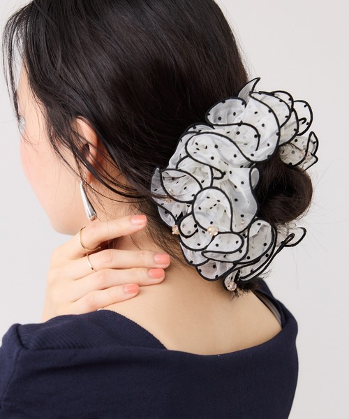 VIS（ビス）の「シアードットボリュームシュシュ（シュシュ・レディース・ホワイト/ブラック・FREE）」の6枚目の写真