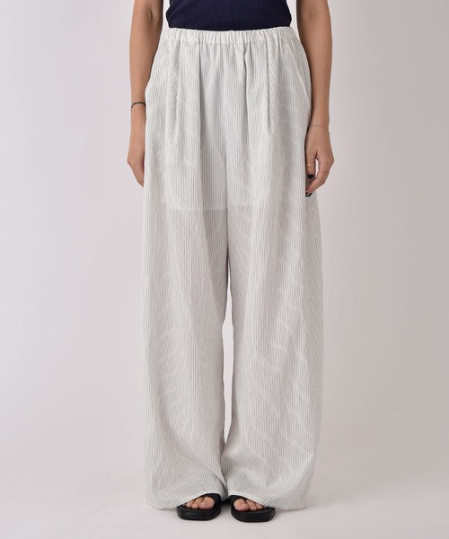 AKTE(アクテ)の「タックボリュームライトパンツ(その他パンツ・レディース・ブルー系/レッド/ピンク系/ホワイト系・TALL/FREE)」の13枚目の写真
