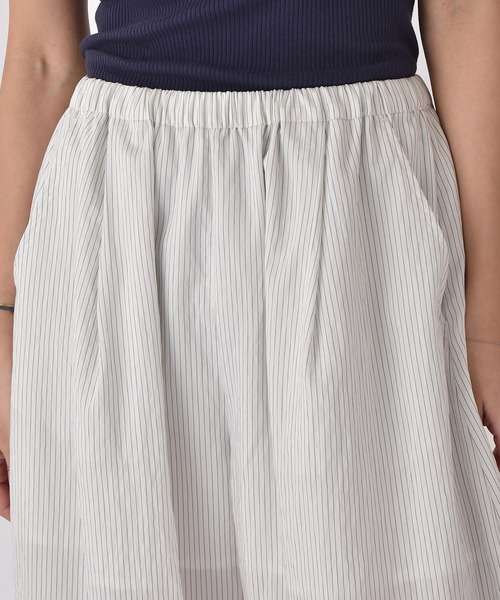 AKTE(アクテ)の「タックボリュームライトパンツ(その他パンツ・レディース・ブルー系/レッド/ピンク系/ホワイト系・TALL/FREE)」の10枚目の写真