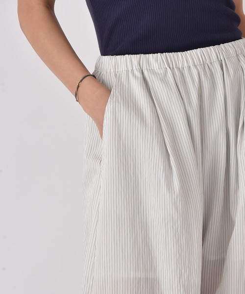 AKTE(アクテ)の「タックボリュームライトパンツ(その他パンツ・レディース・ブルー系/レッド/ピンク系/ホワイト系・TALL/FREE)」の8枚目の写真