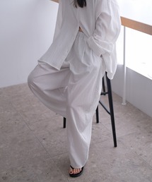 AKTE（アクテ）の「タックボリュームライトパンツ（その他パンツ）」