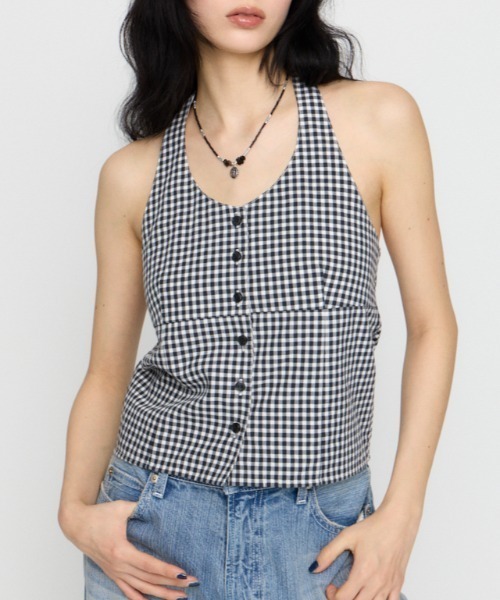 LAGUA GEM(ラグアジェム)の「GINGHAM CHECK HALTER トップス(キャミソール・レディース・ブラック/ネイビー・FREE)」の1枚目の写真