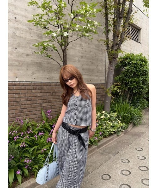 LAGUA GEM(ラグアジェム)の「GINGHAM CHECK HALTER トップス(キャミソール・レディース・ブラック/ネイビー・FREE)」の18枚目の写真