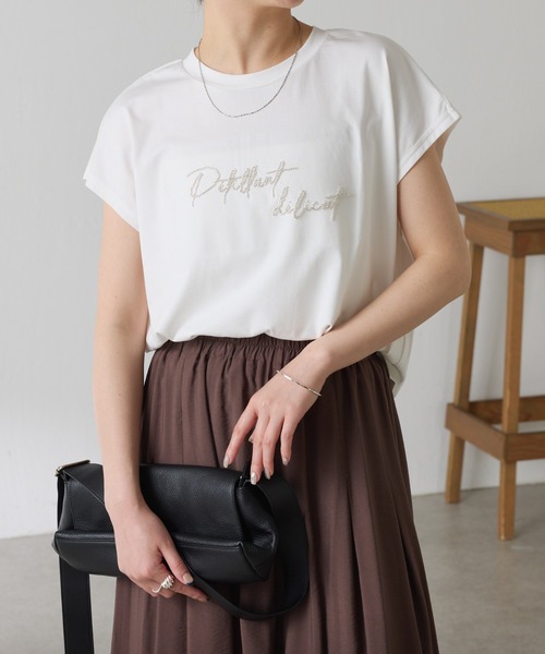 COLLAGE GALLARDAGALANTE(コラージュガリャルダガランテ)の「ミニビーズロゴフレンチTシャツ(Tシャツ/カットソー・レディース・オフホワイト/ピンク/ブラック・FREE)」の1枚目の写真