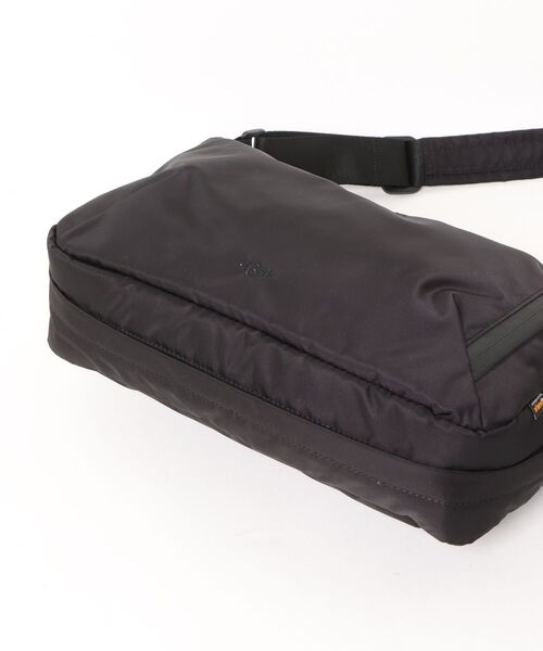 +phenix(プラスフェニックス)の「【+phenix / プラスフェニックス】EXPAND SHOULDER BAG 6+ CORDURAファブリック使用 ショルダーバッグ(ショルダーバッグ・メンズ・ブラック・FREE)」の11枚目の写真