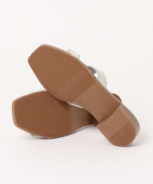 inter-chaussures（インターショシュール）の「【Oh my Sandals】メタルバックルローヒールミュールサンダル(E62001)（サンダル・レディース・ダークブラウン/ホワイト・37/36/35/38/39）」の10枚目の写真