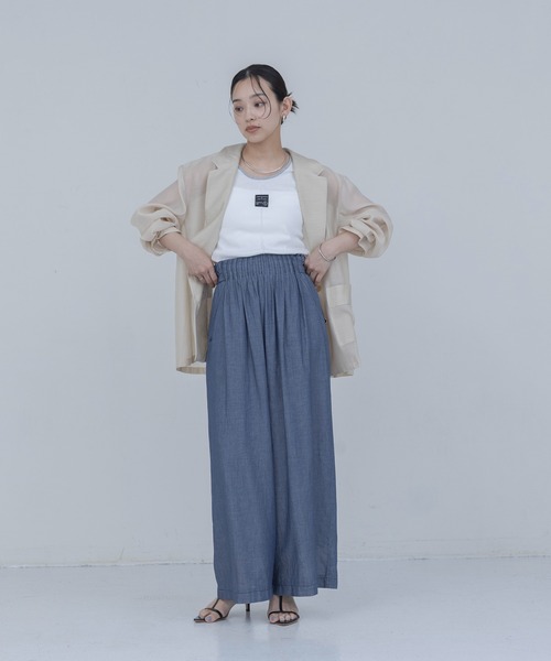 Eimee Law(エイミーロウ)の「シアーデニム ピンタックワイドパンツ(デニムパンツ・レディース・ブルー/インディゴブルー・MEDIUM)」の21枚目の写真