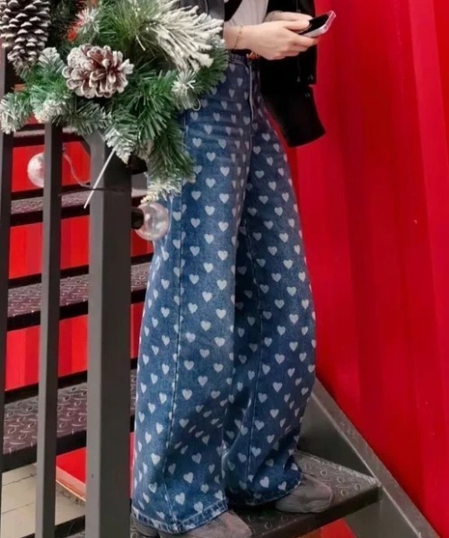 Sibra（シブラ）の「ハート柄ワイドデニムパンツ（デニムパンツ・レディース・ブルー・M）」の17枚目の写真