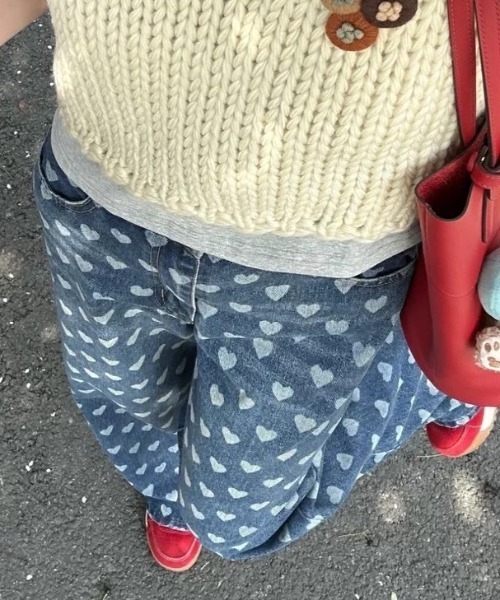 Sibra（シブラ）の「ハート柄ワイドデニムパンツ（デニムパンツ・レディース・ブルー・M）」の19枚目の写真
