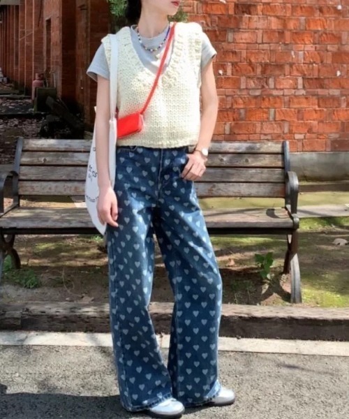 Sibra（シブラ）の「ハート柄ワイドデニムパンツ（デニムパンツ・レディース・ブルー・M）」の2枚目の写真