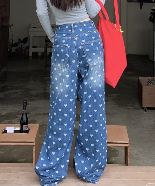 Sibra（シブラ）の「ハート柄ワイドデニムパンツ（デニムパンツ・レディース・ブルー・M）」の4枚目の写真