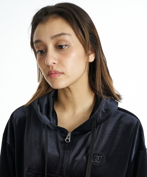 DC(ディーシー)の「DC/ディーシー 26 WS VELOUR SHORT ZH パーカー LZH264310(パーカー・レディース・ベージュ/ブラック・L/M)」の7枚目の写真