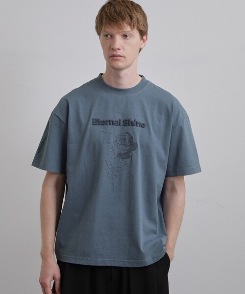 tk.TAKEO KIKUCHI(ティーケータケオキクチ)の「ロゴフラワー刺繍Tシャツ(Tシャツ/カットソー・メンズ・ホワイト/ブラック/ブルー・02/03/04)」の19枚目の写真