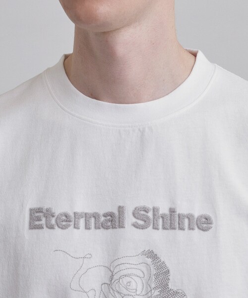 tk.TAKEO KIKUCHI(ティーケータケオキクチ)の「ロゴフラワー刺繍Tシャツ(Tシャツ/カットソー・メンズ・ホワイト/ブラック/ブルー・02/03/04)」の8枚目の写真