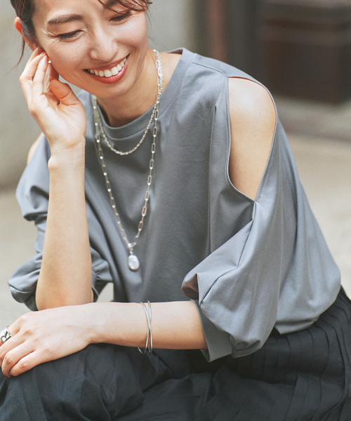 VERMEIL par iena（ヴェルメイユパーイエナ）の「《追加》ショールスリットカットソー（Tシャツ/カットソー・レディース・チャコールグレー/ホワイト・FREE）」の2枚目の写真