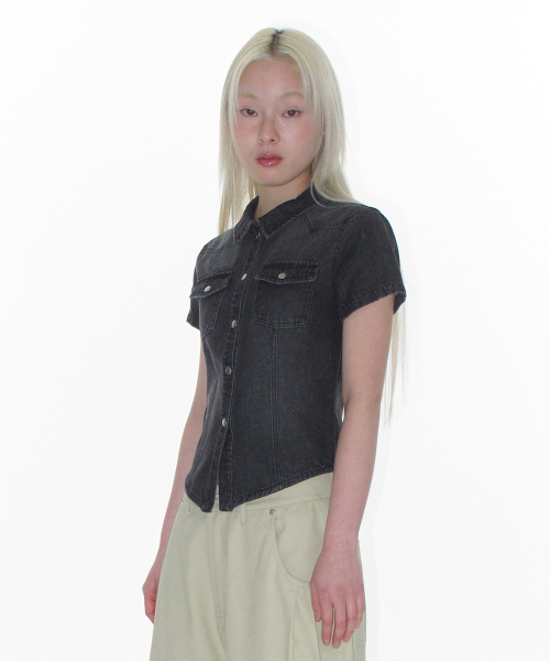AMESWORLDWIDE(アメスワールドワイド)の「DENIM SHORTSLEEVE SHIRTS BLACK(シャツ/ブラウス・レディース・その他・FREE)」の6枚目の写真