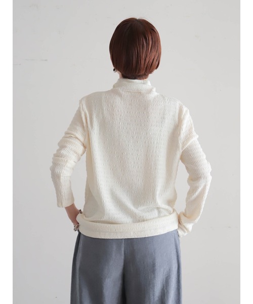 FIL DE FER(フィルデフェール)の「ランダムテクスチャーリブ メッシュネックタートルプルオーバー(Tシャツ/カットソー・レディース・ホワイト/ブラック・FREE)」の11枚目の写真