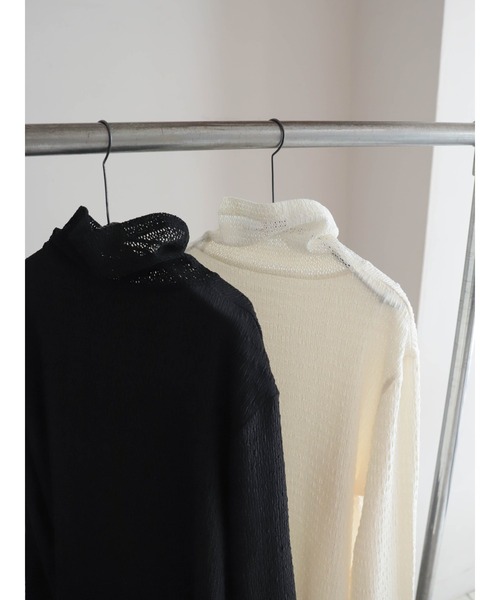 FIL DE FER(フィルデフェール)の「ランダムテクスチャーリブ メッシュネックタートルプルオーバー(Tシャツ/カットソー・レディース・ホワイト/ブラック・FREE)」の5枚目の写真