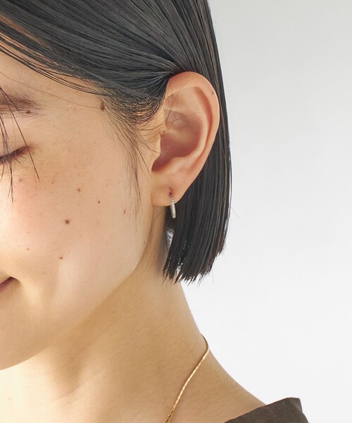 SHIPS（シップス）の「ステンレス ジルコニア ミニ フープ ピアス（ピアス（両耳用）・レディース・ゴールド/シルバー・ONE SIZE）」の3枚目の写真