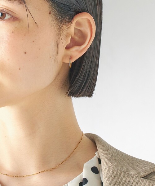 SHIPS（シップス）の「ステンレス ジルコニア ミニ フープ ピアス（ピアス（両耳用）・レディース・ゴールド/シルバー・ONE SIZE）」の5枚目の写真