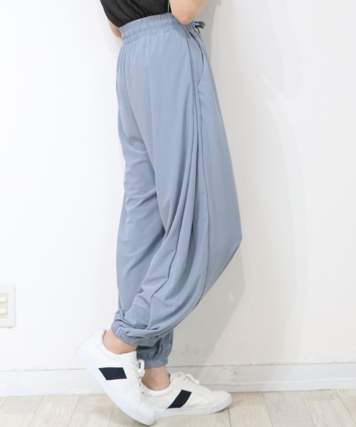 DISKEEN SURE(ディスキーンシュアー)の「さらっと清涼感抜群!きれいめバルーンワイドパンツ(その他パンツ・レディース・ブラック/ベージュ/アイボリー/ブルー・FREE)」の6枚目の写真