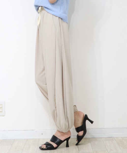 DISKEEN SURE(ディスキーンシュアー)の「さらっと清涼感抜群!きれいめバルーンワイドパンツ(その他パンツ・レディース・ブラック/ベージュ/アイボリー/ブルー・FREE)」の13枚目の写真