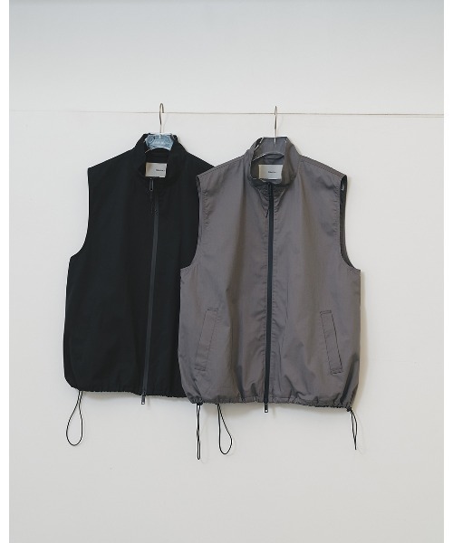 TODAYFUL(トゥデイフル)の「Standcollar Zip Vest(ベスト・レディース・ブラック/ライトグレー・FREE)」の9枚目の写真