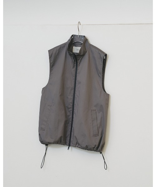 TODAYFUL(トゥデイフル)の「Standcollar Zip Vest(ベスト・レディース・ブラック/ライトグレー・FREE)」の11枚目の写真
