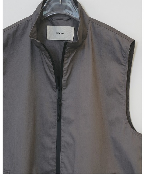 TODAYFUL(トゥデイフル)の「Standcollar Zip Vest(ベスト・レディース・ブラック/ライトグレー・FREE)」の12枚目の写真