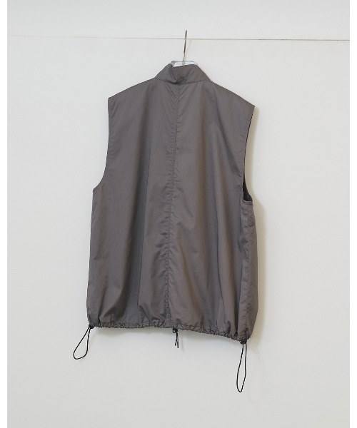 TODAYFUL(トゥデイフル)の「Standcollar Zip Vest(ベスト・レディース・ブラック/ライトグレー・FREE)」の14枚目の写真