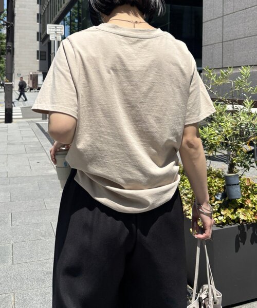 Jena espace merveilleux(ジェナ エスパスメルヴェイユ)の「マルチプリントT(Tシャツ/カットソー・レディース・ベージュ/オフホワイト/ライトグレー・FREE)」の10枚目の写真