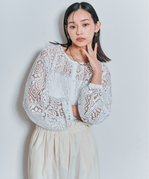 W:Huku(フーク)の「2way スクエア レース ロングスリーブ ブラウス(シャツ/ブラウス・レディース・オフホワイト/ブラック・M)」の4枚目の写真