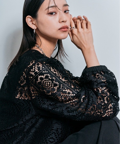 W:Huku(フーク)の「2way スクエア レース ロングスリーブ ブラウス(シャツ/ブラウス・レディース・オフホワイト/ブラック・M)」の5枚目の写真