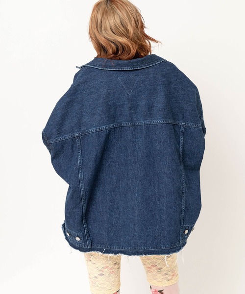 RNA(アールエヌエー)の「J2195 ワイドBIG Gジャン(デニムジャケット・レディース・ダークインディゴブルー・MEDIUM)」の4枚目の写真